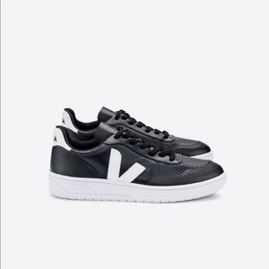 Veja Black and White Women's Sneakers